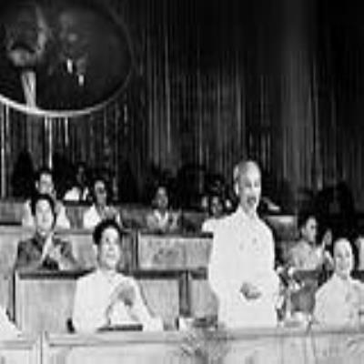 Ánh sáng Hồ Chí Minh soi đường cho chúng ta đi
